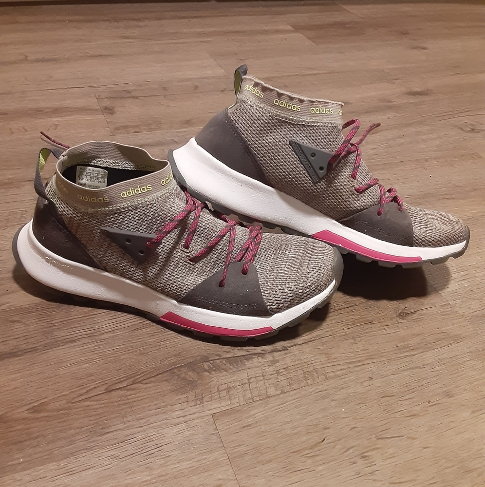 Adidas Cloudfoam Quesa Womens Running Sneakers